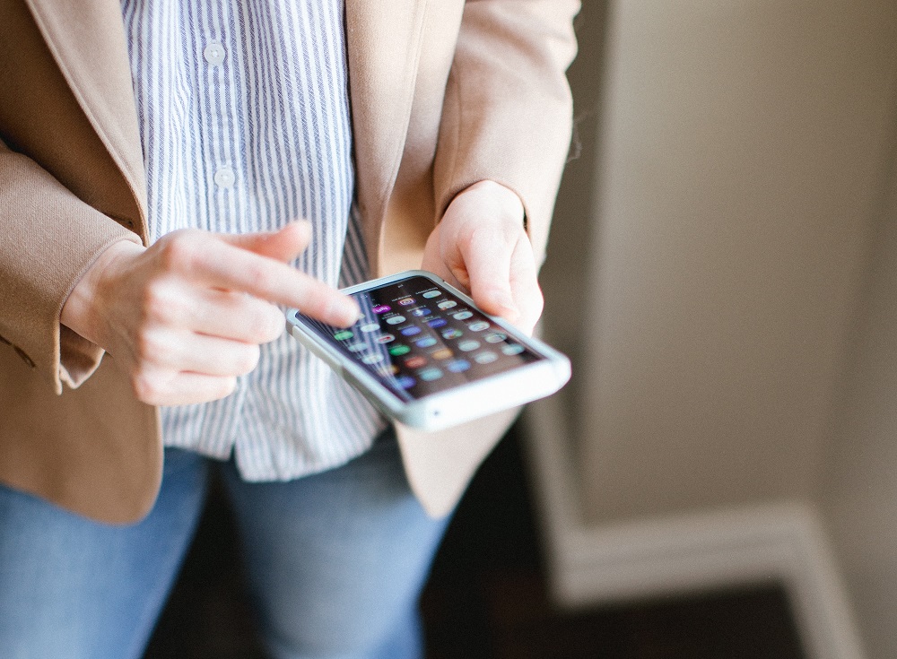 Click and Collect - photo by mad-fish-digital-igQBZ6aBFIw-unsplash